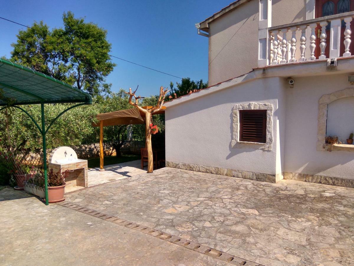 Apartment Soline Pjescana Uvala Exterior photo